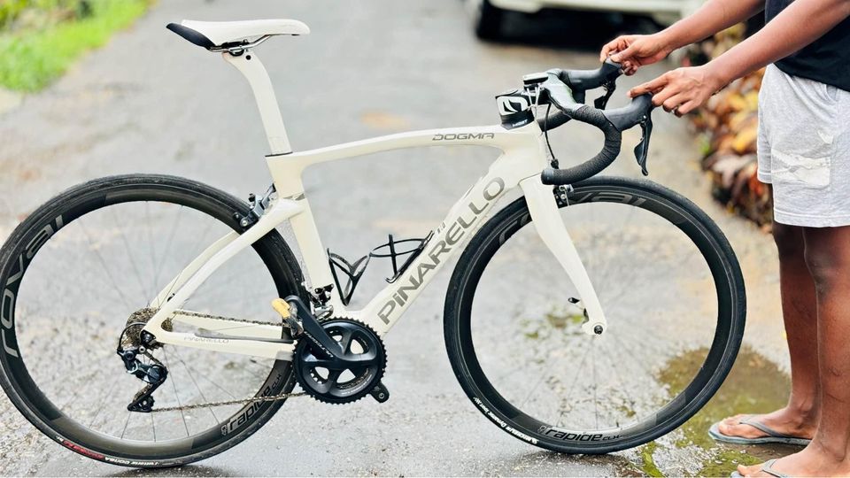 Pinarello Dogma F 2023