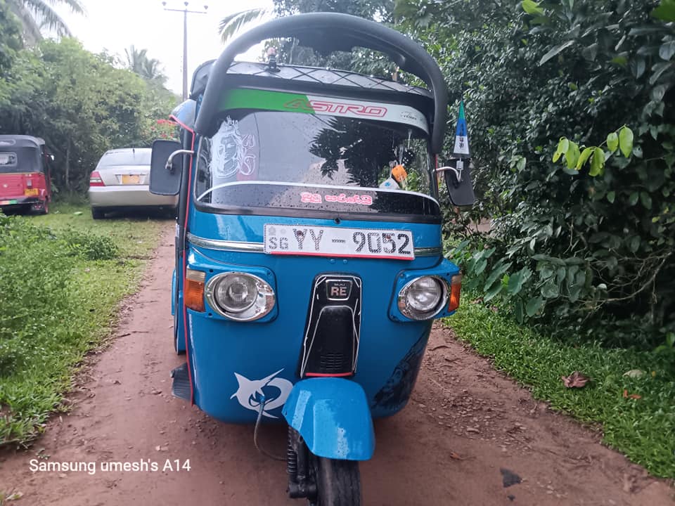 Bajaj 4stoke For Sale in Kamburugoda