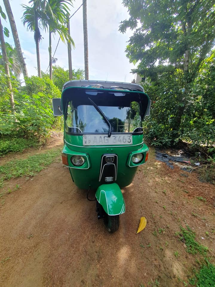 Bajaj 4 storck 2013 For Sale in Kalutara